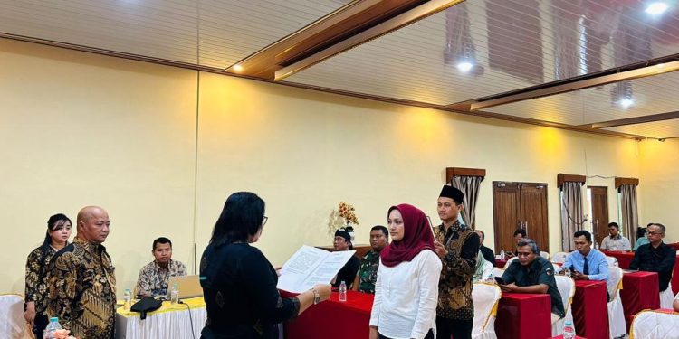 Pelantikan PAW Kecamatan Karangpandan bertempat di Hotel Permatasari, Tasikmadu