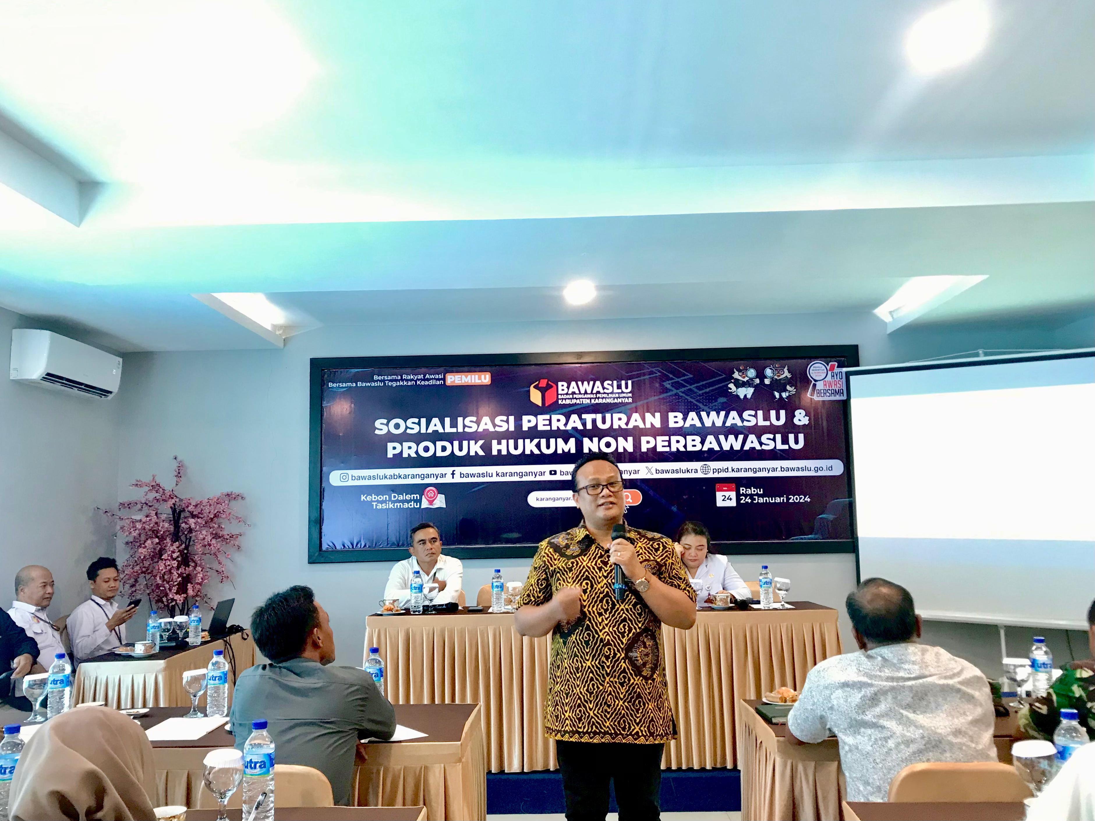 Fajar SAKA tengah menyampaikan materi