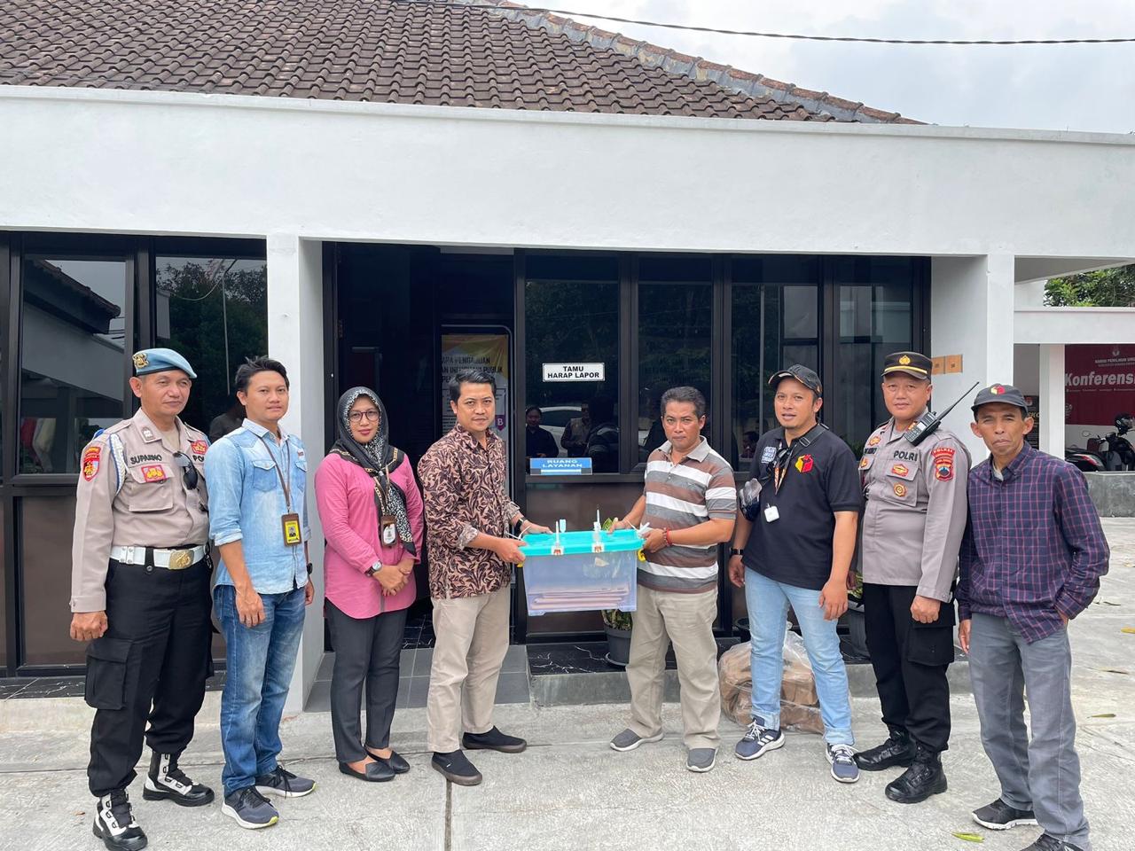 Pengembalian Logistik dari PPK ke KPU Karanganyar 