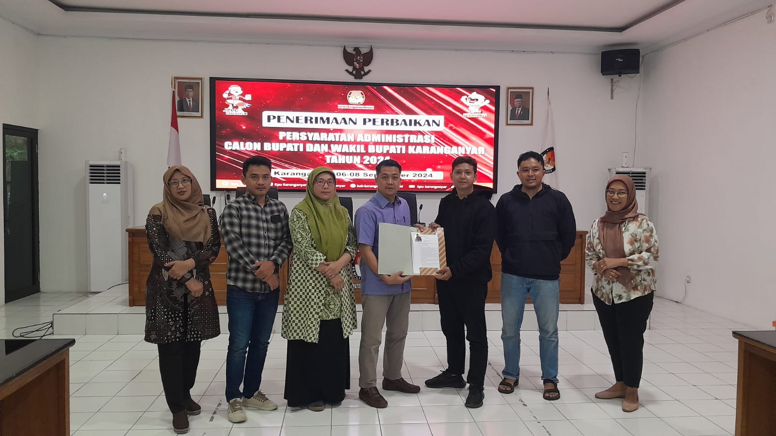 Bawaslu Karanganyar Awasi Penyerahan Perbaikan Berkas Persyaratan Bapaslon Bupati dan Wakil Bupati