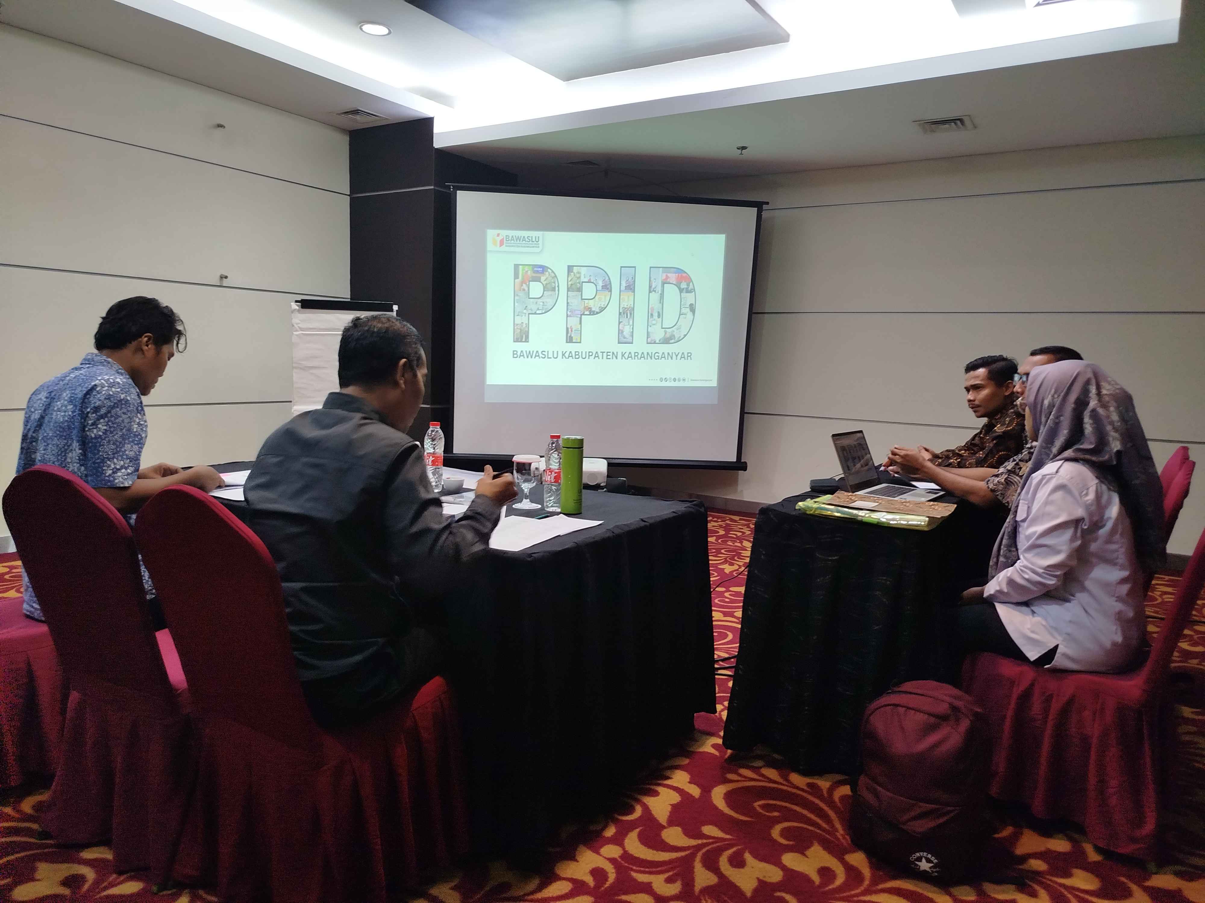 Komisi Informasi Jateng Lakukan Uji Publik Keterbukaan Informasi Publik Bawaslu Karanganyar