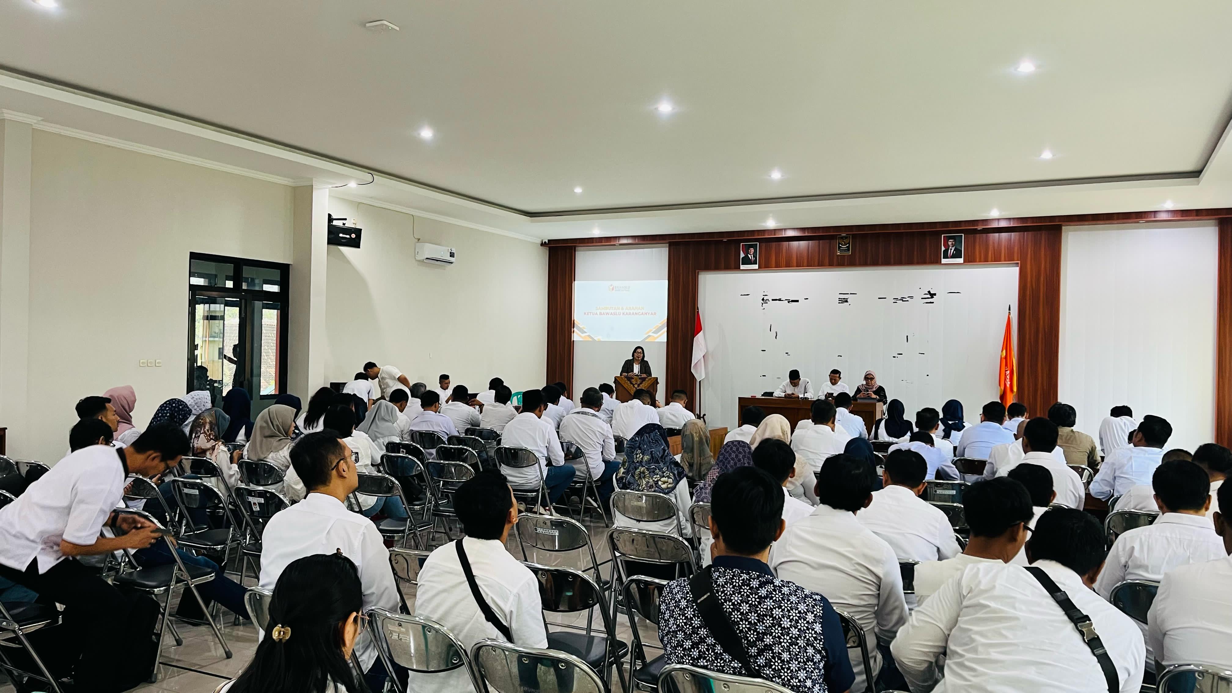 Bawaslu Karanganyar Ikuti Evaluasi Pelayanan Informasi Masa Pemilihan Tahun 2024 dan Finalisasi Video Dokumenter