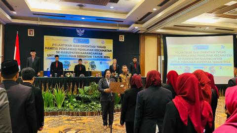 Bawaslu Kabupaten Karanganyar Lantik 51 Panwaslu Kecamatan