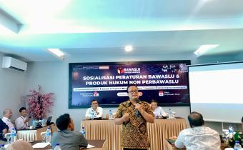 Fajar SAKA tengah menyampaikan materi