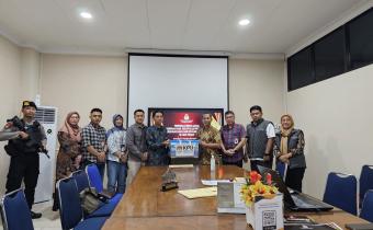 Bawaslu Karanganyar Awasi Penyampaian Rekapitulasi Hasil Perolehan Suara tingkat Kabupaten ke KPU Provinsi Jateng